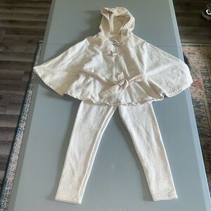 Shrinking Violet Girls Cute Cream Cape or Ponco w/ Cat & Jack Fleece Leggings 4T